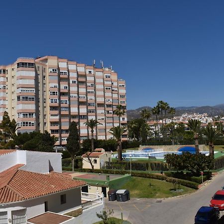 Fantastic Studio - Beachfront Apartment Torrox Bagian luar foto