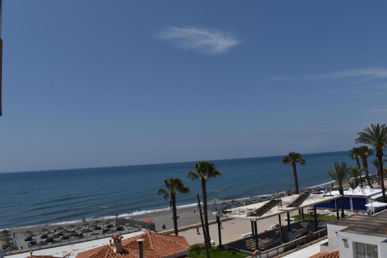 Fantastic Studio - Beachfront Apartment Torrox Bagian luar foto