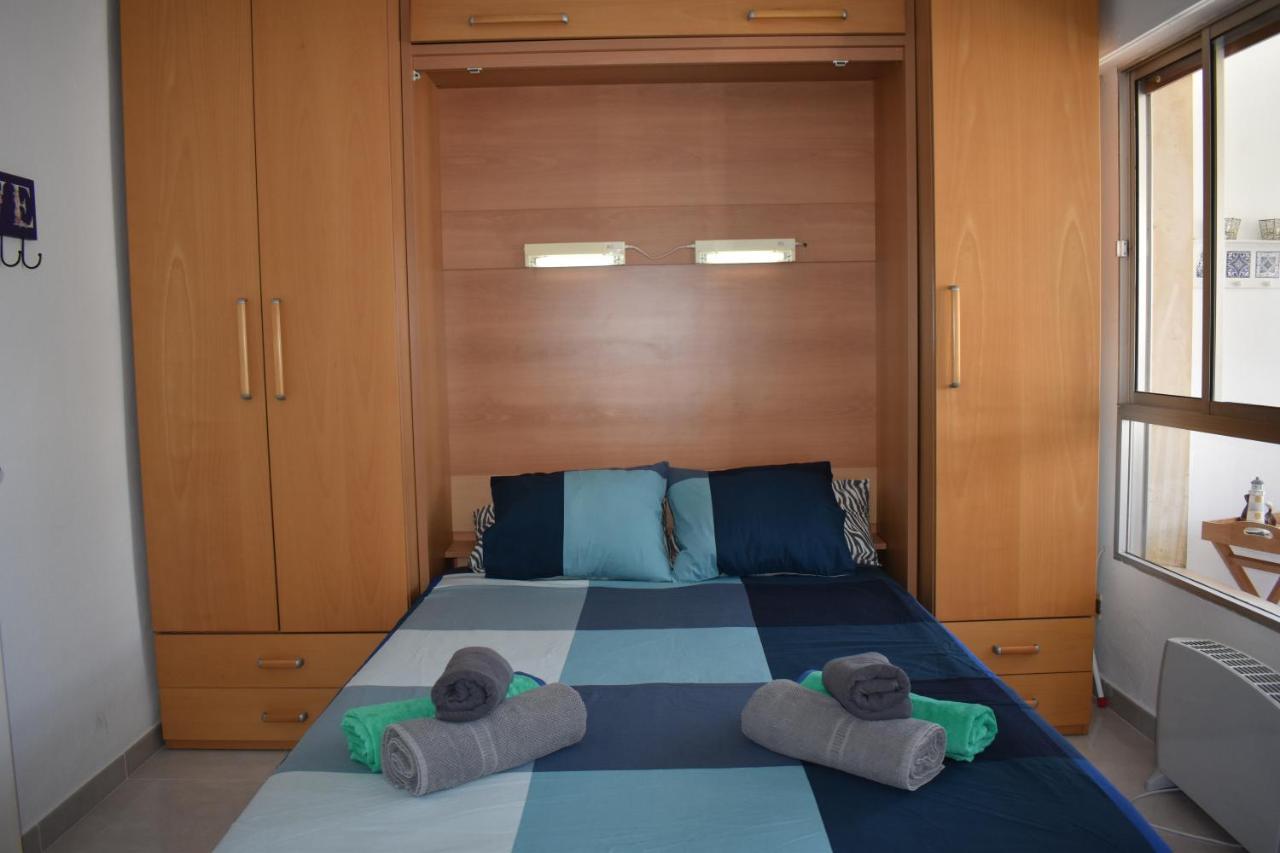 Fantastic Studio - Beachfront Apartment Torrox Bagian luar foto