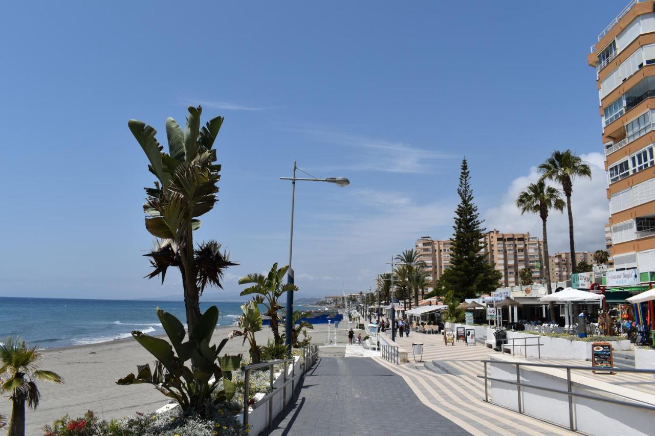 Fantastic Studio - Beachfront Apartment Torrox Bagian luar foto