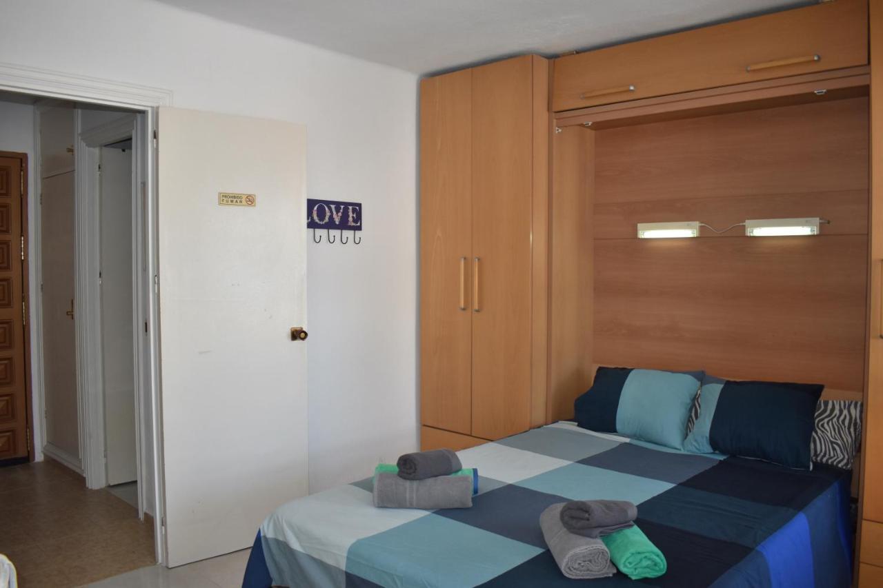 Fantastic Studio - Beachfront Apartment Torrox Bagian luar foto