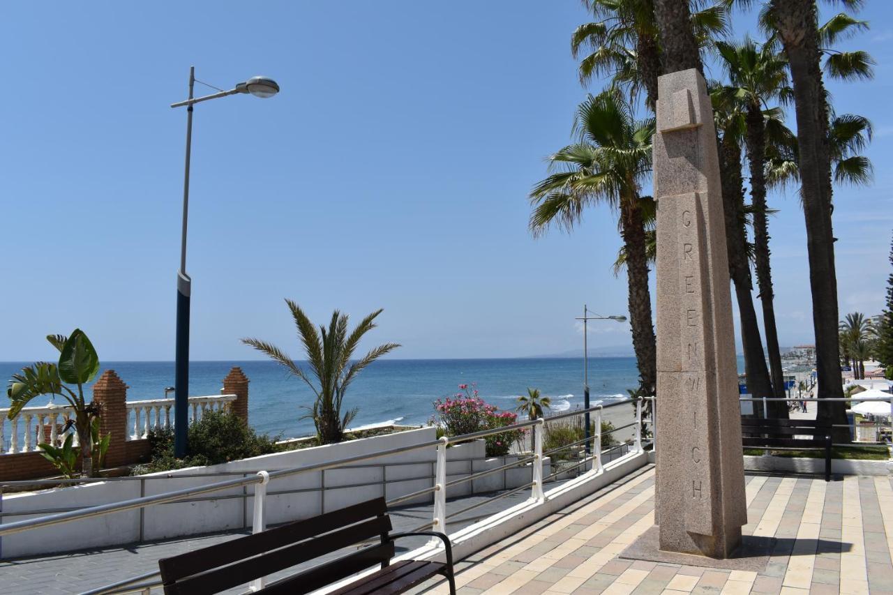 Fantastic Studio - Beachfront Apartment Torrox Bagian luar foto